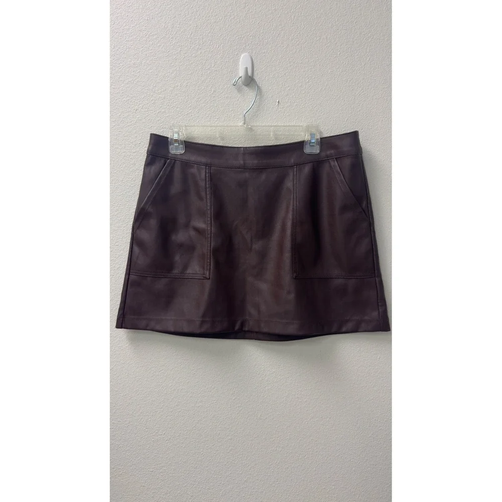 Womens Faux Leather Mini A-Line Skirt M Burgundy Pockets Edgy Chic‎ Academia